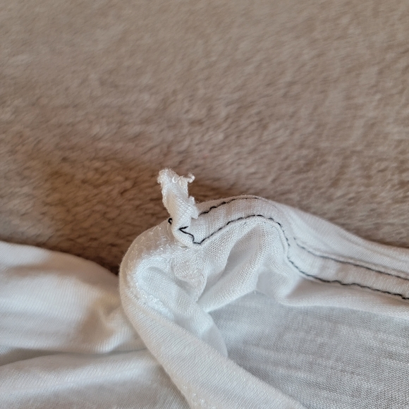 Aeropostale || white and black graphic cropped tee - Picture 3 of 6